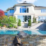 Luxury House in Canada - Image 8